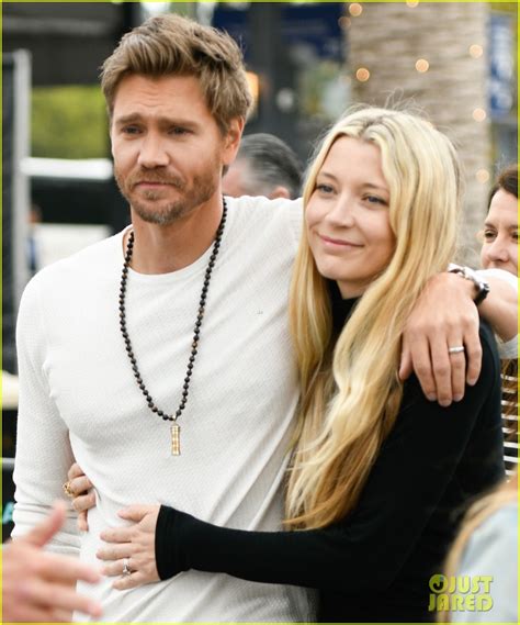 Chad Michael Murrays Wife Sarah Roemer Joins Him For Extra Interview