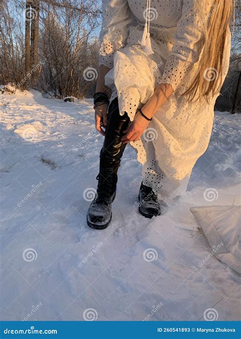 Walking Barefoot In The Snow Women S Feet Hardening In The Cold