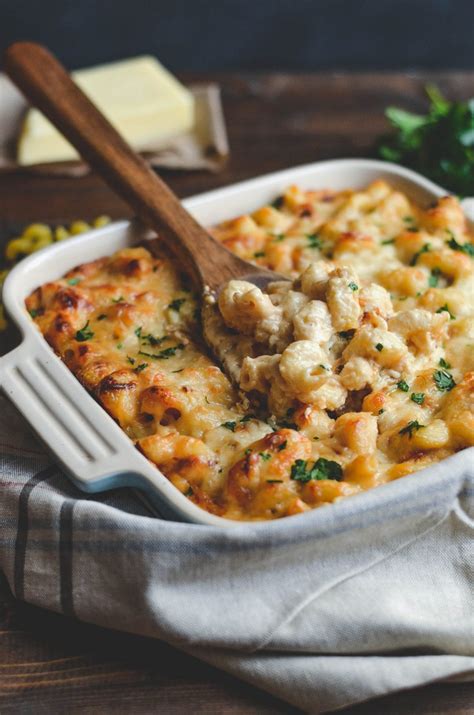 The best part of french onion soup is the cheese and baguette, let's be real. Creamy French Onion Mac and Cheese