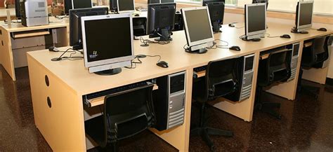 Be computer ready and check out our complete selection of technical training furniture including: 53 Series Basic Computer Lab Table - Ven-Rez