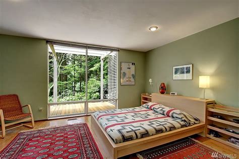 Midcentury Jewel Surrounded By Evergreens Asks 589k In Seattle Area