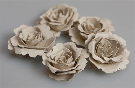 Bouquets & centerpieces, tissue paper, crepe, origami and the rest under general tutorials. Razzle Dazzle Rose: Handmade Paper flowers