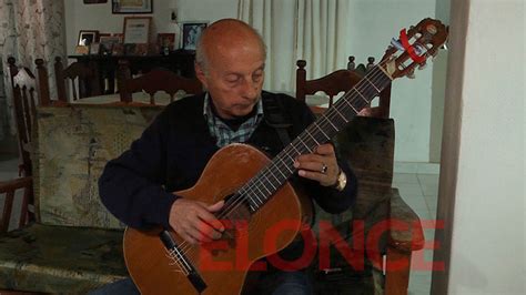 De Santa Elena Al Mundo La Historia De Julio López “la Guitarra