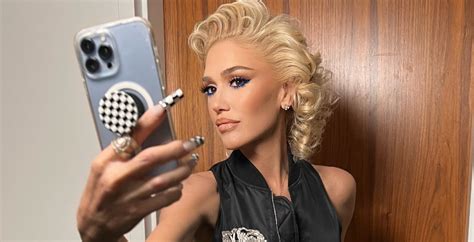 Fans Diss Gwen Stefanis Vocals And Fashion Sense
