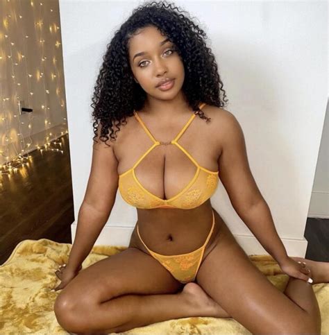 Corie Rayvon Looking Cute In Her Yellow Bra And Cufo510