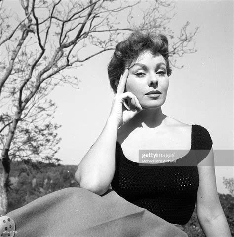 Actress Jeanne Crain Poses At Home In Los Angeles California News