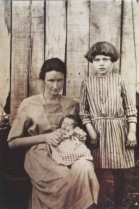 Appalachian Woman And Her Children 1920s Appalachian People