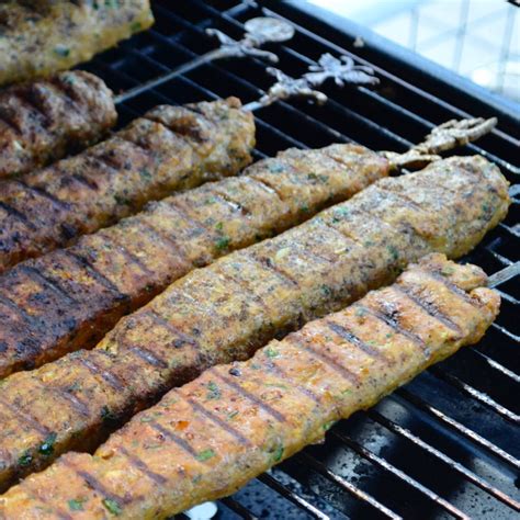 Persian Kebab Koobideh Recipe Kebab Recipes Persian Food