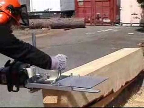 Also called 'alaskan sawmills', these serious pieces of equipment basically transform any regular 1st and foremost, the best tool to have along with these portable sawmills is of course a chainsaw. Granberg Alaskan Small Log Chainsaw Mill from baileysonline.com - YouTube