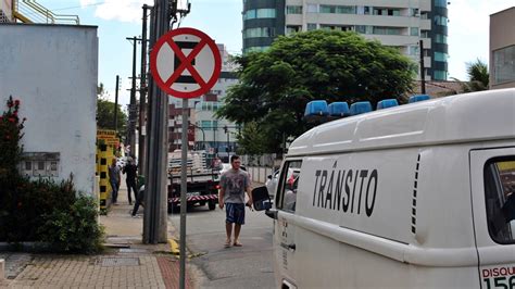 Proibição De Estacionamento Começa A Valer Na Antônio Carlos Ferreira Diário Da Jaraguá