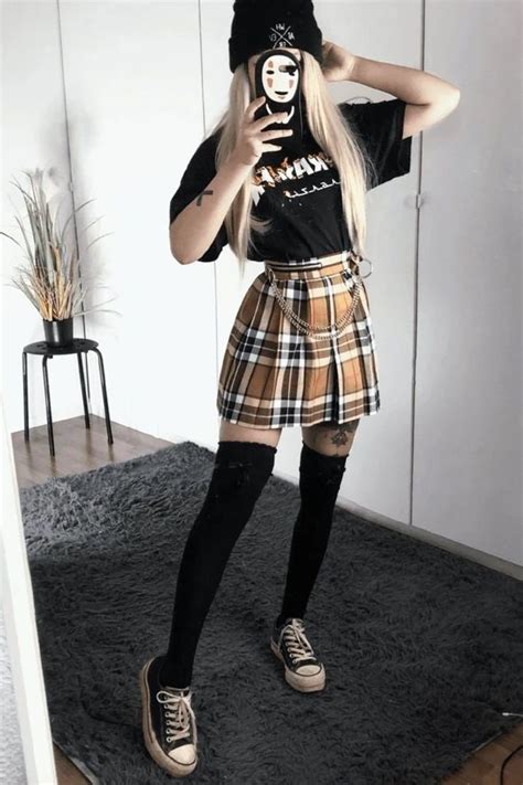 Alt Girl Aesthetic Outfit Inspo In 2021 Cute Skirt Outfits Egirl