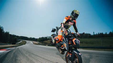 Motorcycle Motorcyclist Bike Sports Speed Road 4k Hd Wallpaper