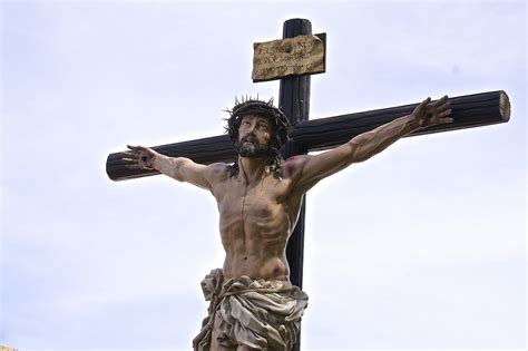Why Is Jesus On The Cross Such An Important Symbol For Catholics Uk Blog