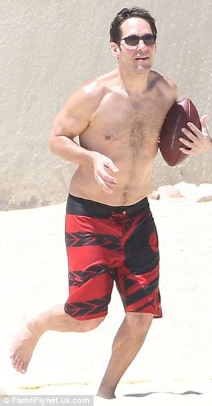 Paul Rudd Reveals His Buff Physique As He Enjoys A Holiday In Mexico Daily Mail Online