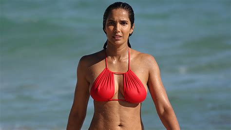 Padma Lakshmi Shows Off Abs In Purple Bikini With Unretouched Pic