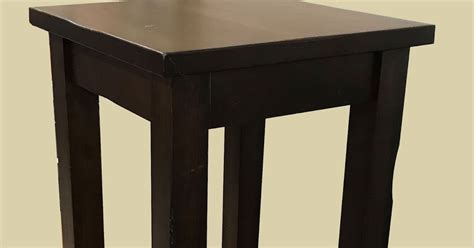 Uhuru Furniture And Collectibles Solid Contemporary Table 40 Sold