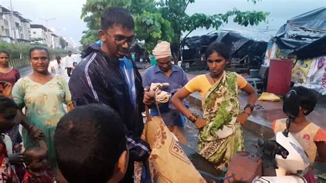 Distributing Clothes To Poor People Mumbai Youtube