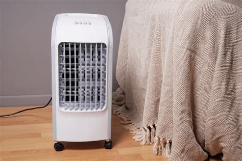 It works by taking in air from a room, cooling it and directing it back into the room, venting warm air outside through an exhaust hose. Best Portable Air Conditioner & Heater Combos Of 2021 ...