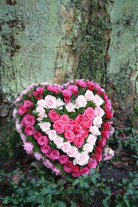Heartshaped Flower Arrangement — Stock Photo © Portosabbia