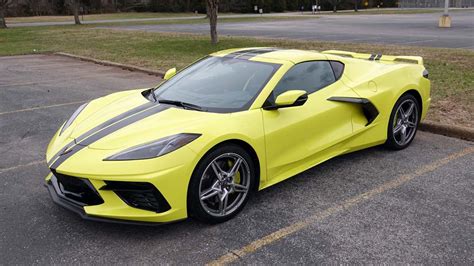 Pics 2020 Corvette Stingray Coupe In Accelerate Yellow With Black