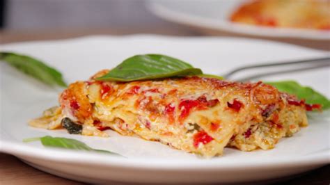 Λαζάνια με τυρί κρέμα πιπεριές και ντομάτα olivemagazine gr