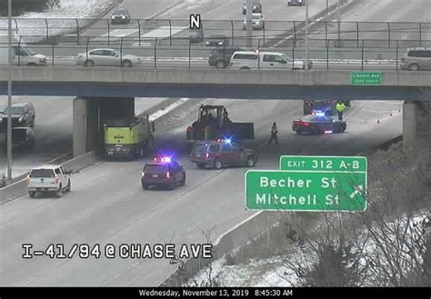 Crash Closes I 94 Northbound Lanes At Lincoln Avenue In Milwaukee