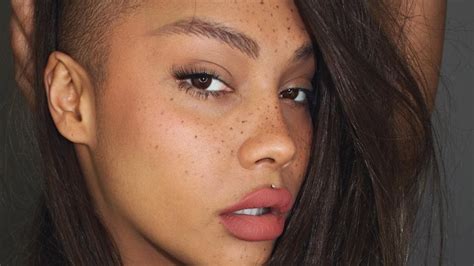 Perfect Imperfections Heres Why Everyone Is Faux Ning Over Freckles