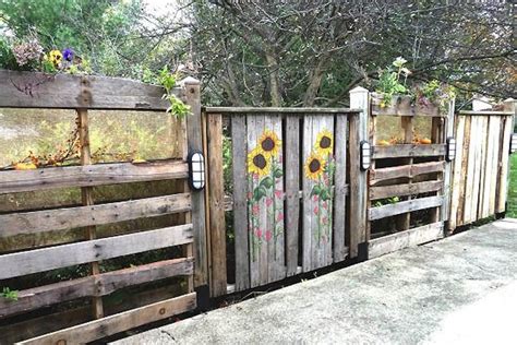 14 Wood Pallet Fence Ideas Anyone Can Build Home Design Garden