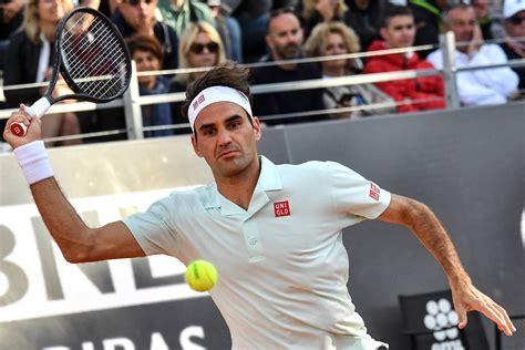 Sports Tennis Roland Garros Retour Gagnant Pour Roger Federer