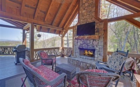 Majestic bliss is located within the mountain high development, & is convenient tot he heavens gift cabin for those needing multiple cabins to rent. Majestic View Cabin | Blue Ridge Mountains in 2020 ...