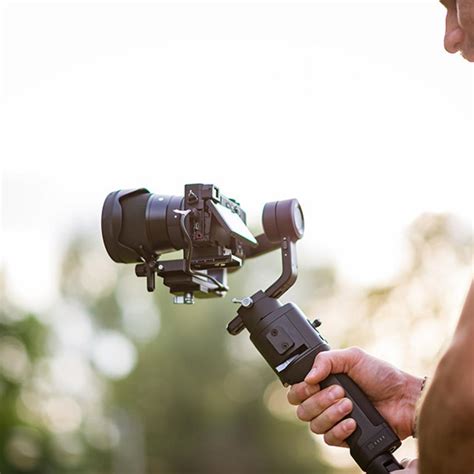 Looking for videographer near your location? Videographer and Multimedia Insurance | Hiscox UK