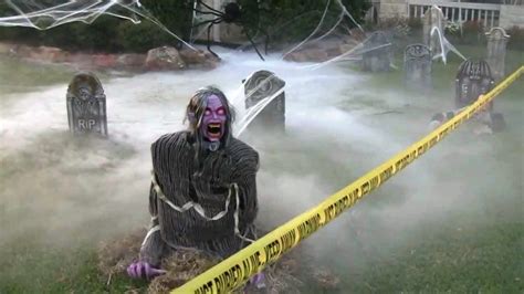 Scare Your Guest With This Stunning Zombie Halloween Decorations