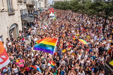 marche des fiertés la gay pride a 50 ans de nombreux défilés en france en 2019