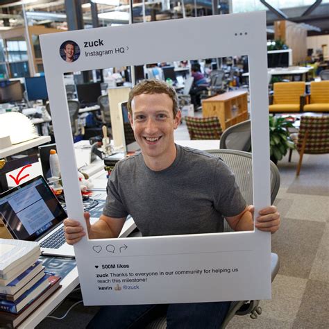 Mark Zuckerberg Tapes Up His Webcam Reveals By Accident Glamour Uk