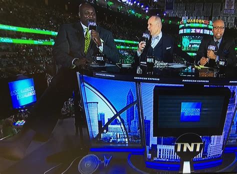 The Nba World Is Fascinated By Shaqs Personal Fan On The Tnt Desk