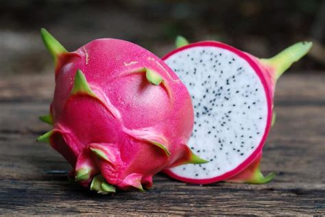 They are sold as pitahaya or pitaya (spanish name) in the western markets. What Does Dragon Fruit Taste Like | This Is All You Should ...