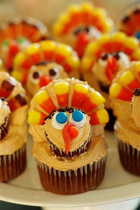 Our thanksgiving cupcakes have been turkeys, pilgrim hats and even owls… Ideas for Thanksgiving Holiday Cupcake Decorating - family ...