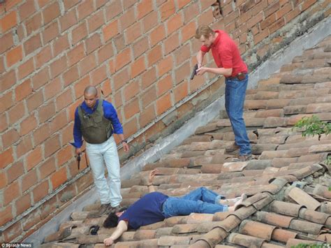 Netflix Show Narcos Recreates Pablo Escobars Shootout Death In
