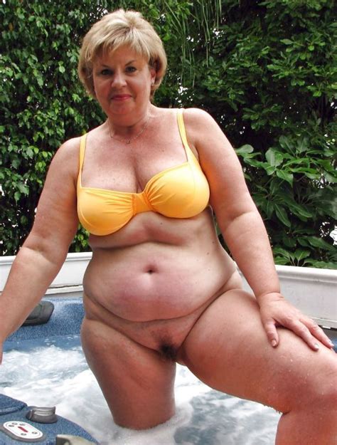 Chubby Granny Photos Naked Girls And Their Pussies