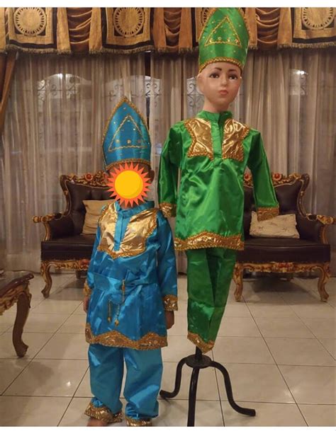 Pakaian adat sumatera barat sudah populer hingga ke negara tetangga. Manfaat Pakaian Adat Sumatera Barat - Baju Adat Tradisional