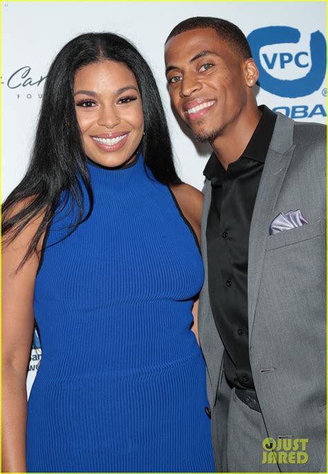 Photo Jordin Sparks Makes First Red Carpet Appearance With Boyfriend