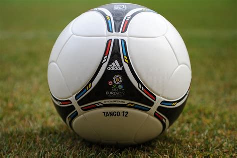 All the football fixtures, latest results & live scores for all leagues and competitions on bbc sport, including the premier league, championship, scottish premiership & more. EM 2012 Ball Tango 12 Bild - Fussball-Foren.net