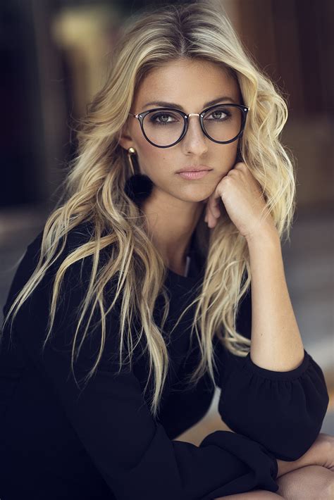 Hintergrundbilder Blond Frau Modell Frauen Mit Brille 1366x2048