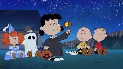 Download Charlie Brown Halloween Night Wallpaper Wallpapers Com