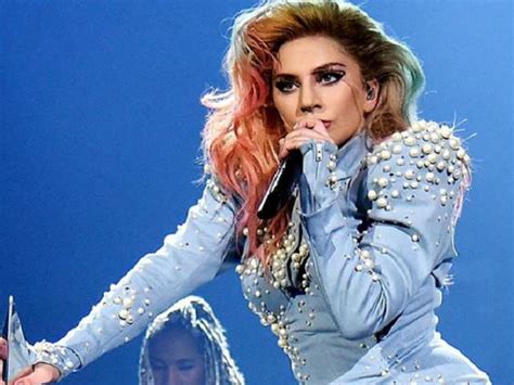 Güzel sevgilisi dieletta leotta ile atış poligonunda çekildiği fotoğrafı paylaşan can yaman tehlikeli çift notunu düştü. Da Diletta Leotta a Bravi | I Vip italiani al concerto di ...