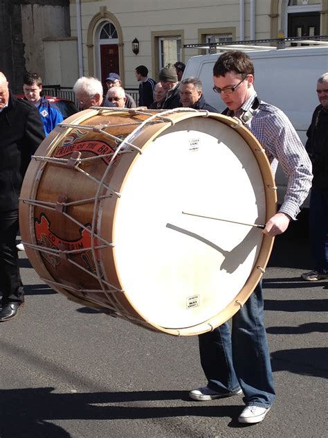 The history of acrylic drums with jim derogatis www.drumhistorypodcast.com/episodes. A Balmoral Perspective: Cookstown - Lambeg Drum Competition 2