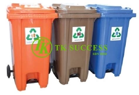 For the blue recycling bin, you can put paper and paper materials in them. Recycle Bin | Manufacturer Malaysia | Suppliers | High Quality