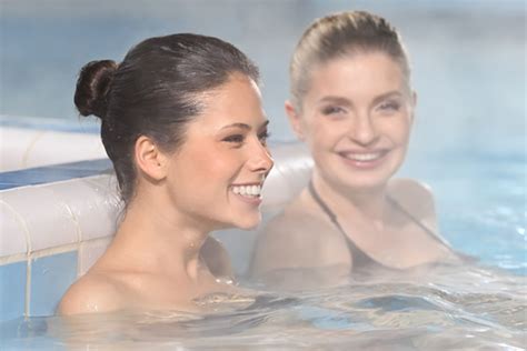 Hot Vs Cold Which Water Temperature Is Better For Your Skin