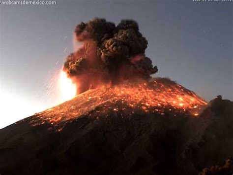 Video Mexicos Most Active Volcano Erupts Spews Ash Cloud Nearly