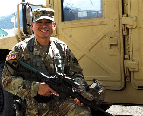 Why I Serve Army Reserve Soldier Goes The Distance To Serve Us